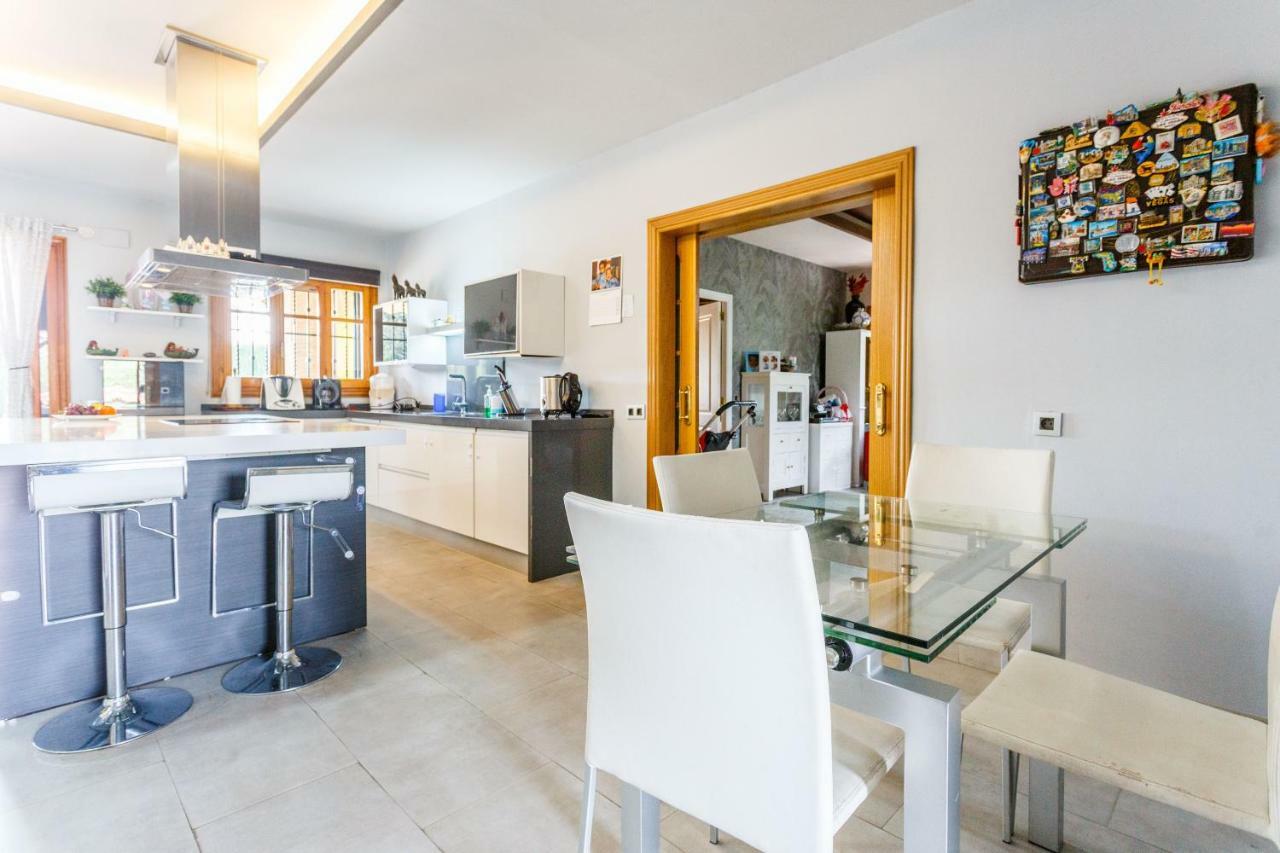 Divi Apartments Villa Reyes Mairena del Aljarafe Exteriör bild